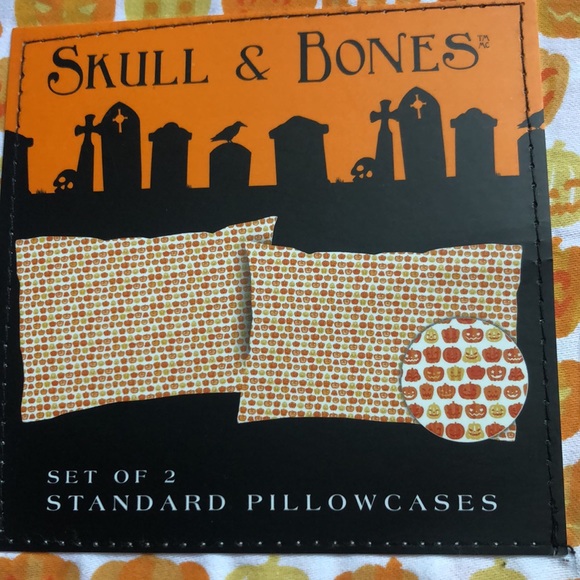 Skull & Bones Halloween Jack o Lantern Pumpkins Pillowcases - Picture 3 of 7